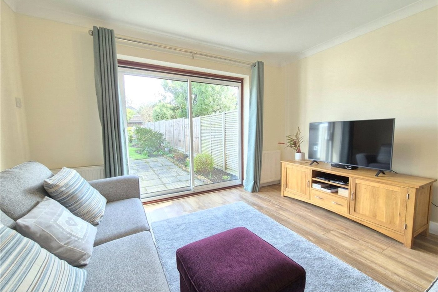 2 bedroom bungalow for sale in South Orpington | Robinson Jackson