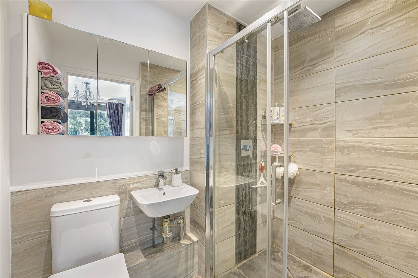 2 bedroom property for sale in Greenhithe | Robinson Jackson