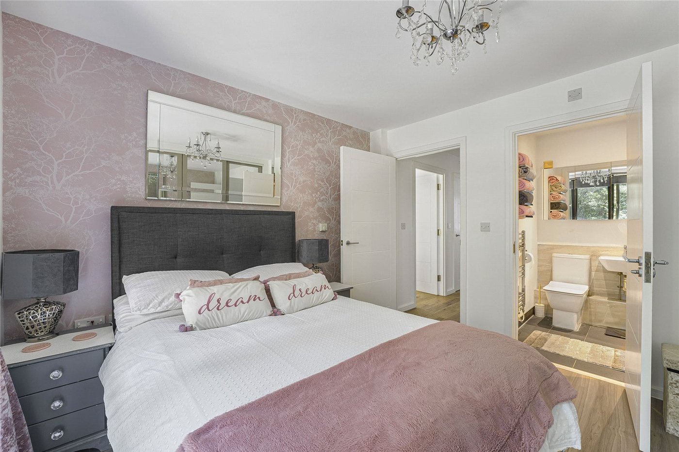 2 bedroom property for sale in Greenhithe | Robinson Jackson