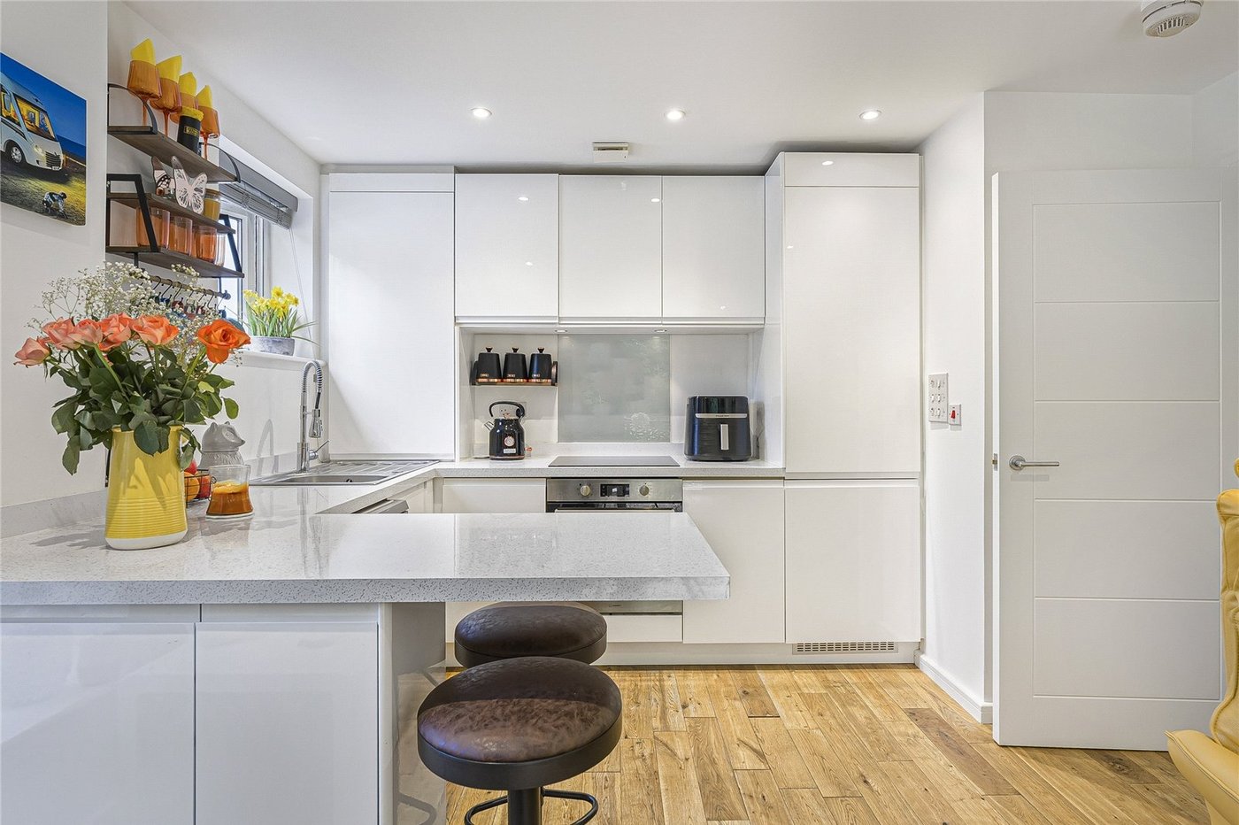 2 bedroom property for sale in Greenhithe | Robinson Jackson