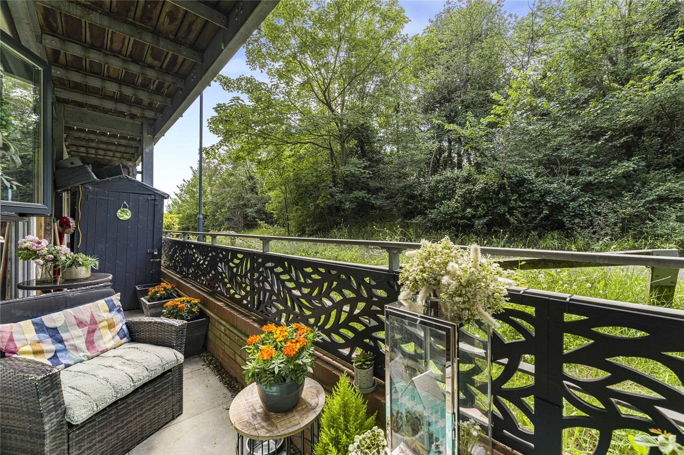 2 bedroom property for sale in Greenhithe | Robinson Jackson