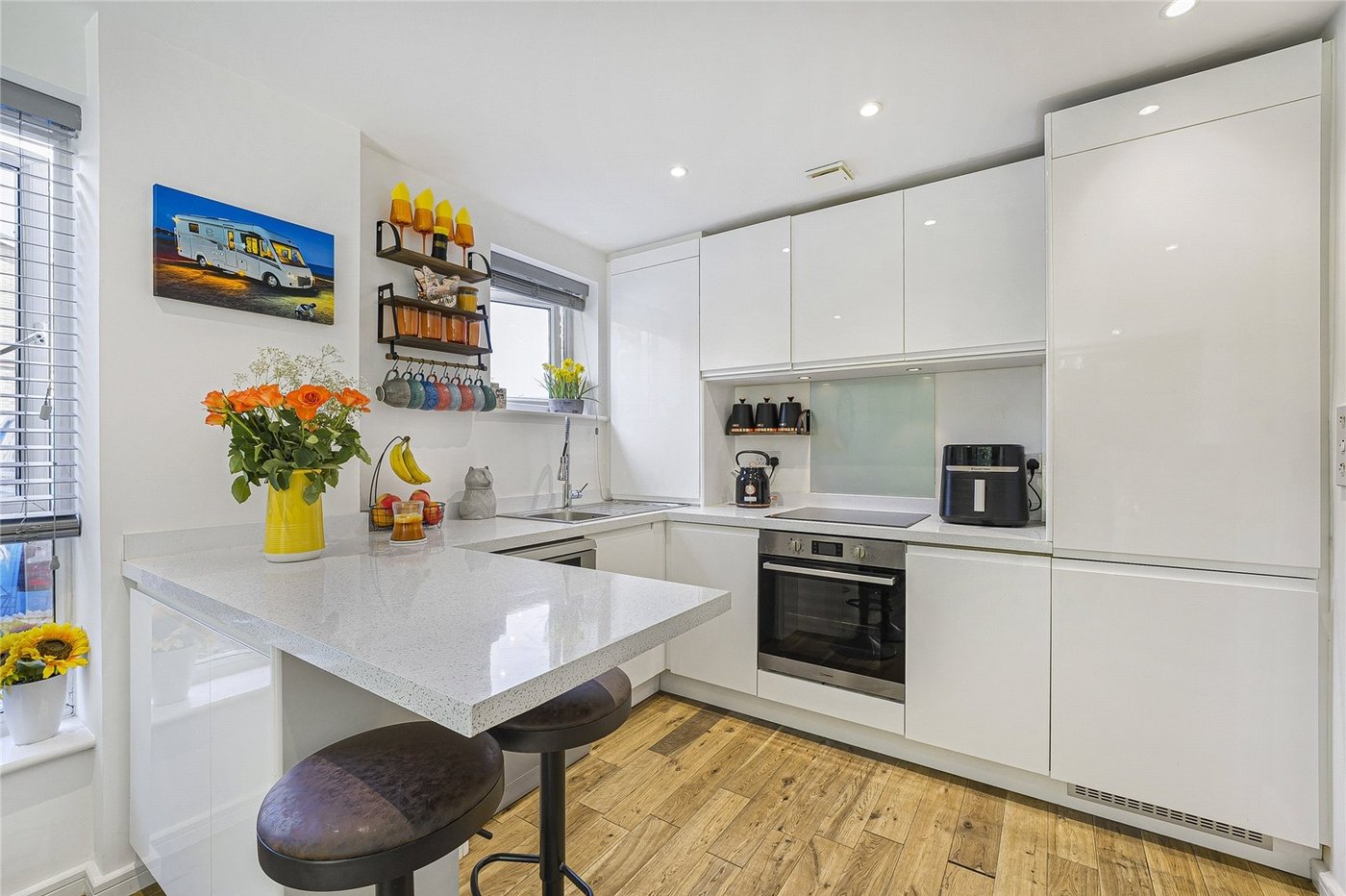 2 bedroom property for sale in Greenhithe | Robinson Jackson