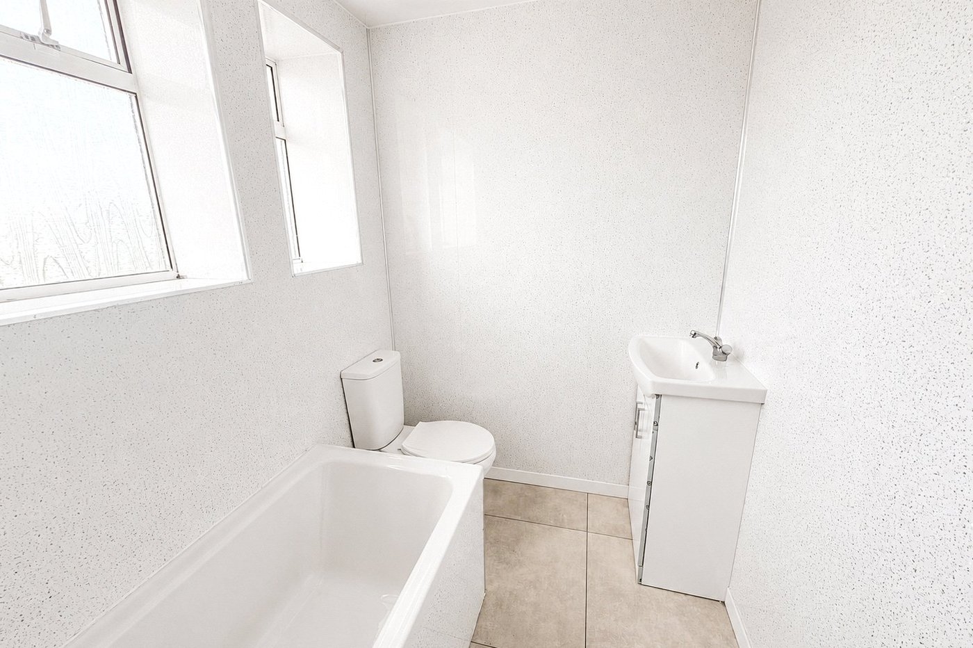 3 bedroom house for sale in London | Robinson Jackson