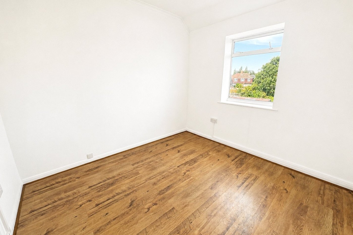 3 bedroom house for sale in London | Robinson Jackson