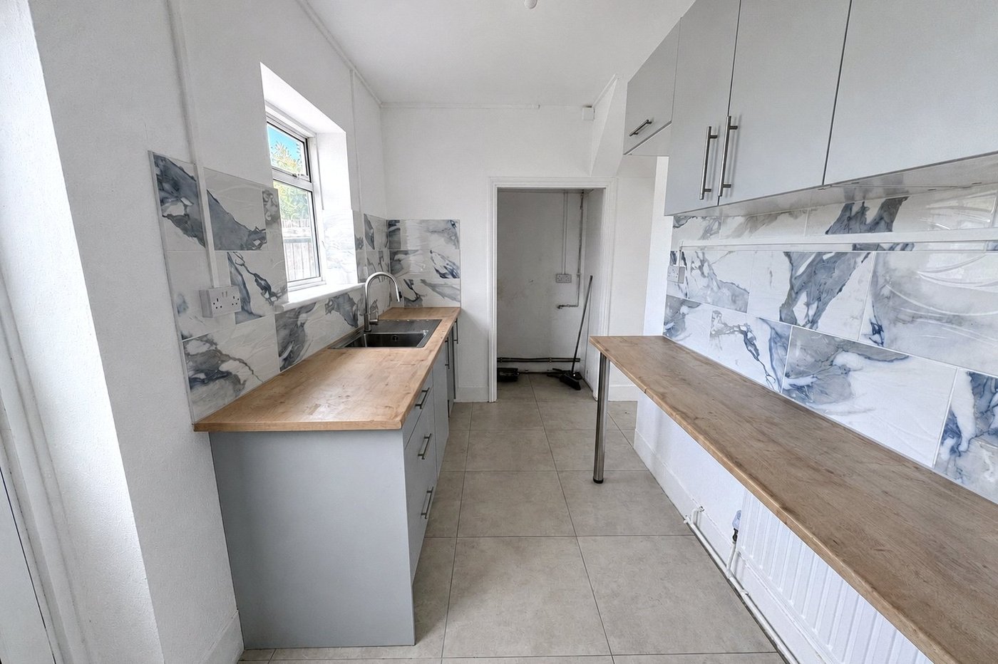 3 bedroom house for sale in London | Robinson Jackson