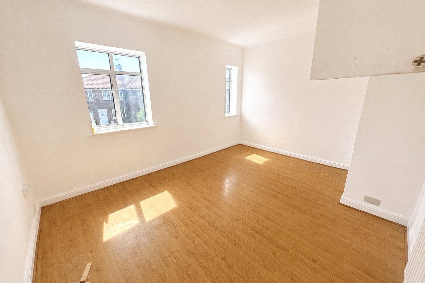 3 bedroom house for sale in London | Robinson Jackson