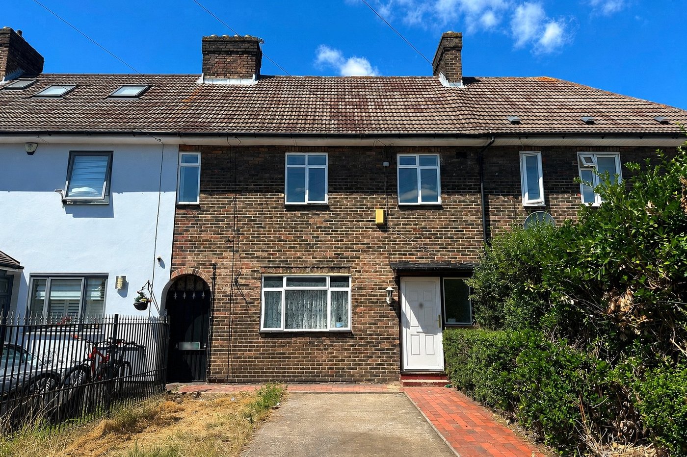 3 bedroom house for sale in London | Robinson Jackson