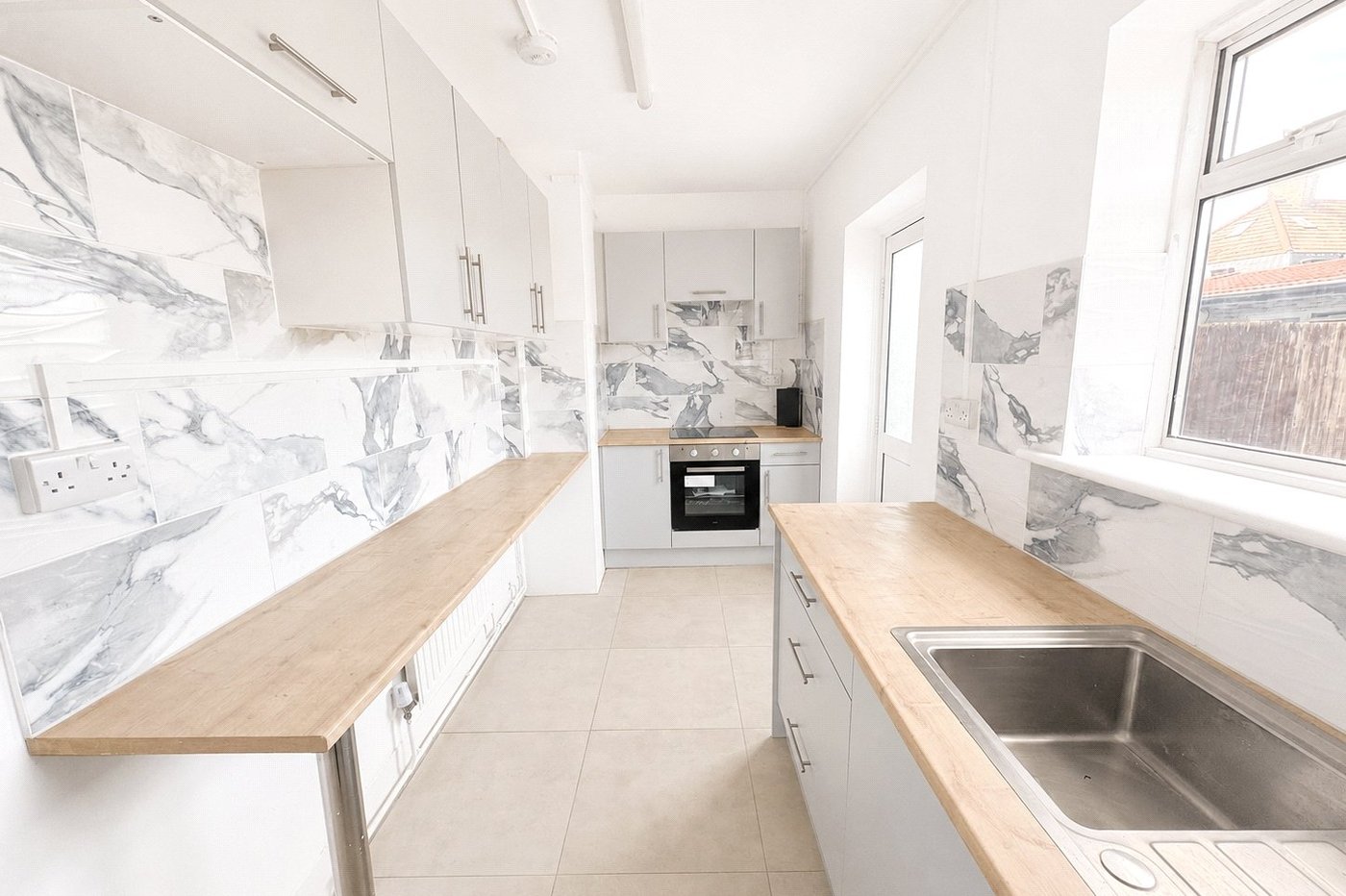 3 bedroom house for sale in London | Robinson Jackson