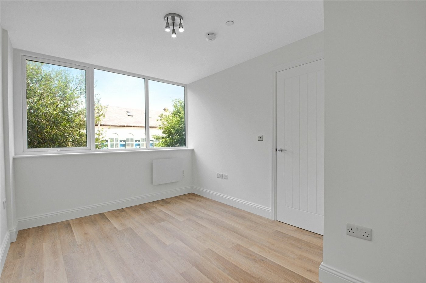 1 bedroom property for sale in New Road | Robinson Michael & Jackson