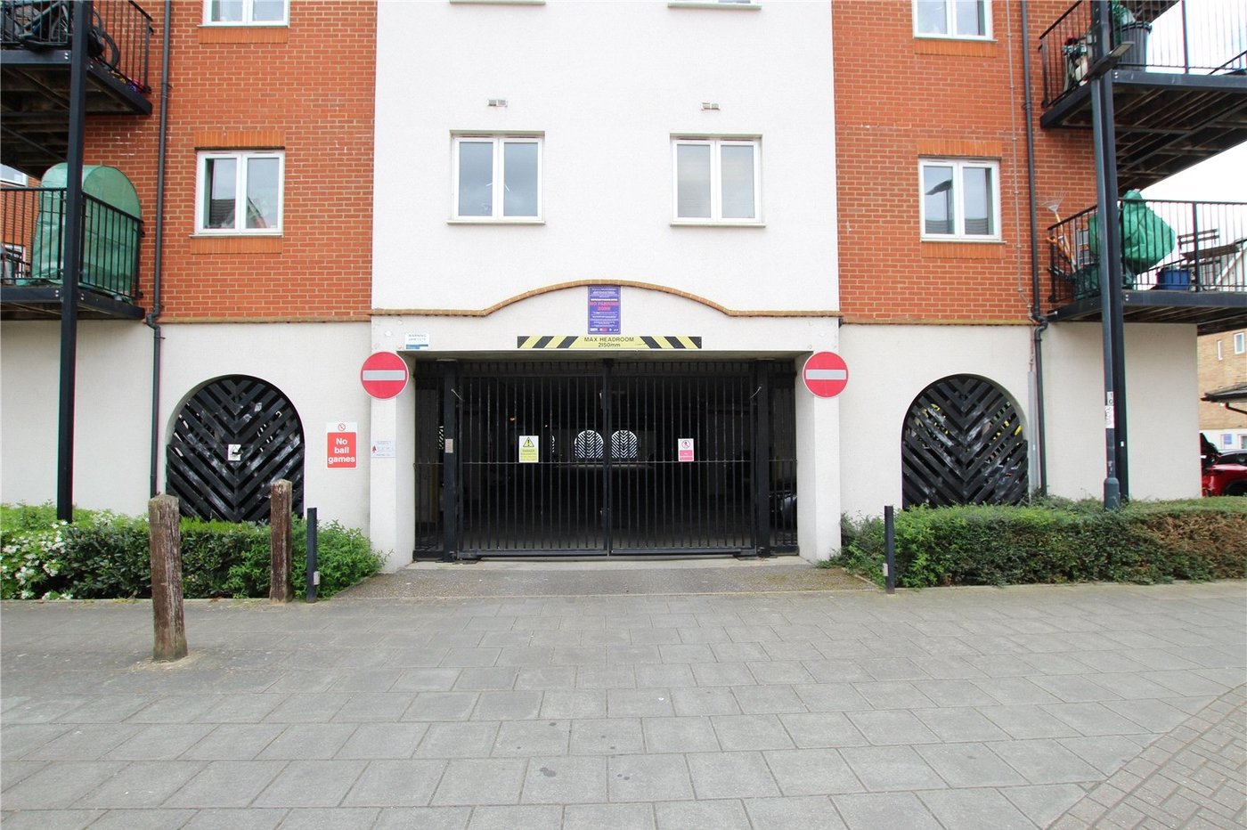 1 bedroom property for sale in Pettacre Close | Robinson Jackson
