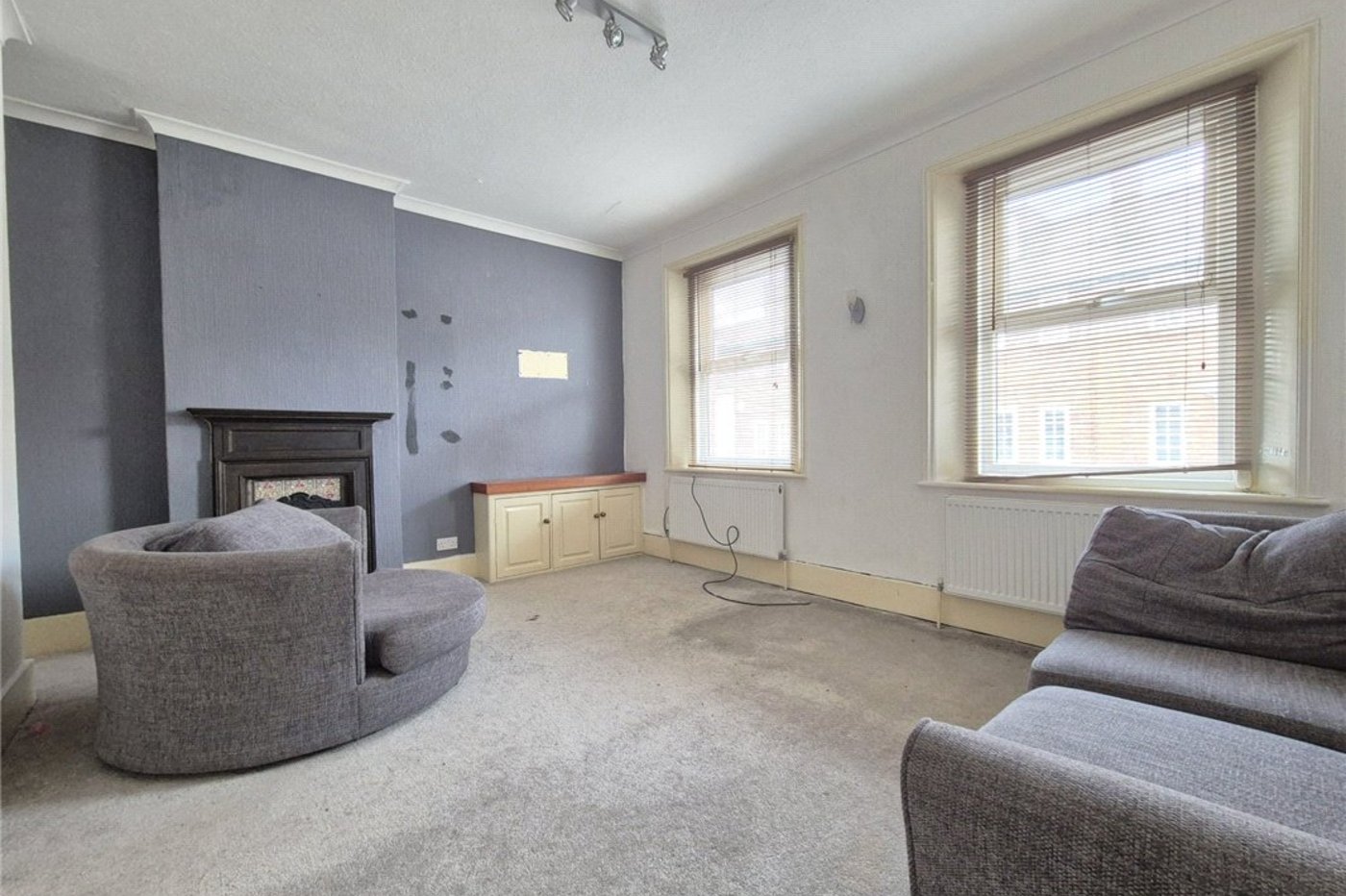 4 bedroom property for sale in High Street | Robinson Jackson