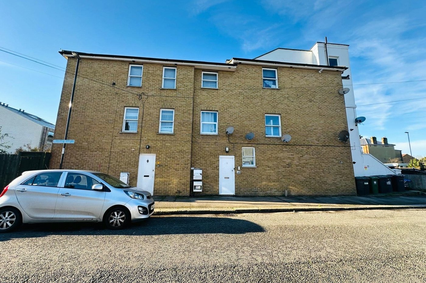 2 bedroom property for sale in 16 Rutland Park | Robinson Jackson