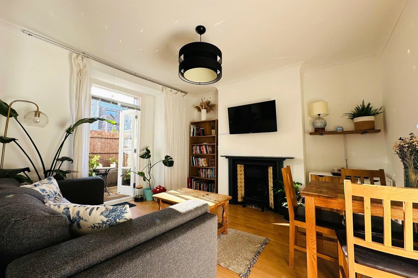 2 bedroom property for sale in 16 Rutland Park | Robinson Jackson