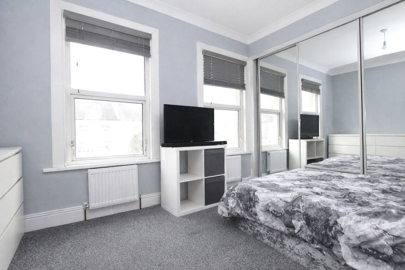 2 bedroom house for sale in Plumstead Common | Robinson Jackson