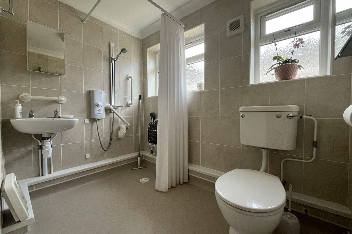 2 bedroom bungalow for sale in Lordswood | Robinson Michael & Jackson