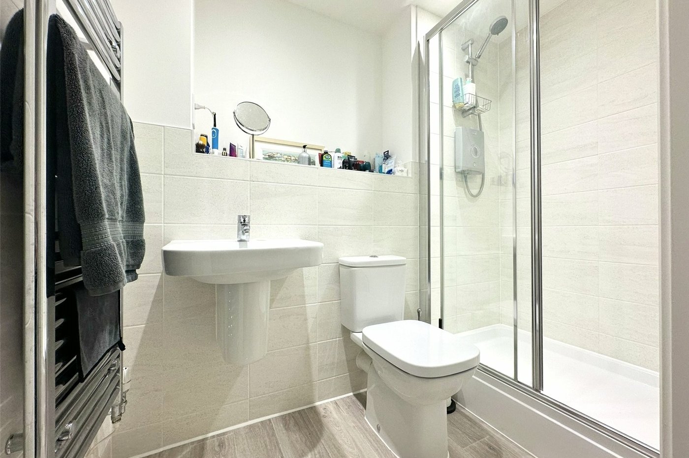 2 bedroom property for sale in Castle Hill | Robinson Jackson