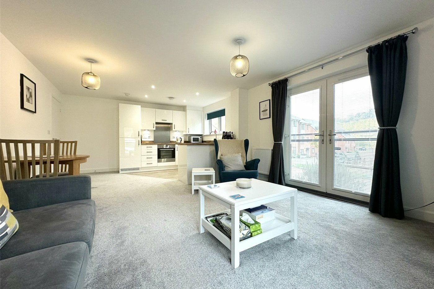 2 bedroom property for sale in Castle Hill | Robinson Jackson