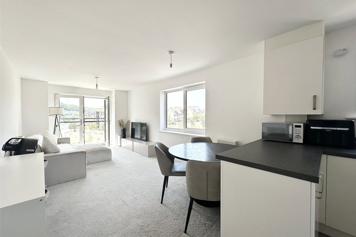 1 bedroom property for sale in Castle Hill | Robinson Jackson