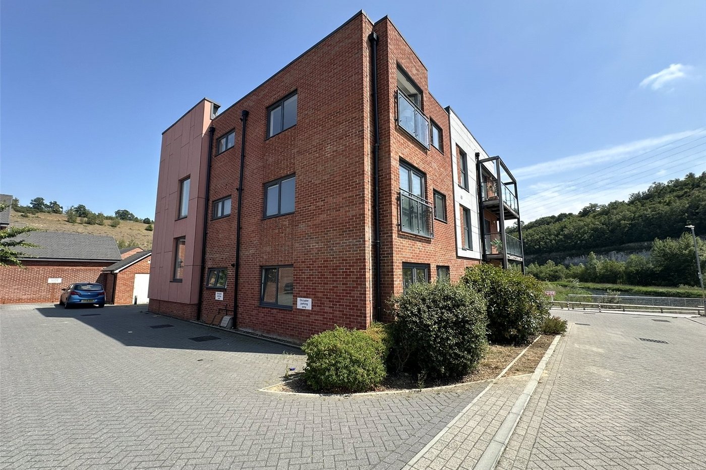 1 bedroom property for sale in Castle Hill | Robinson Jackson
