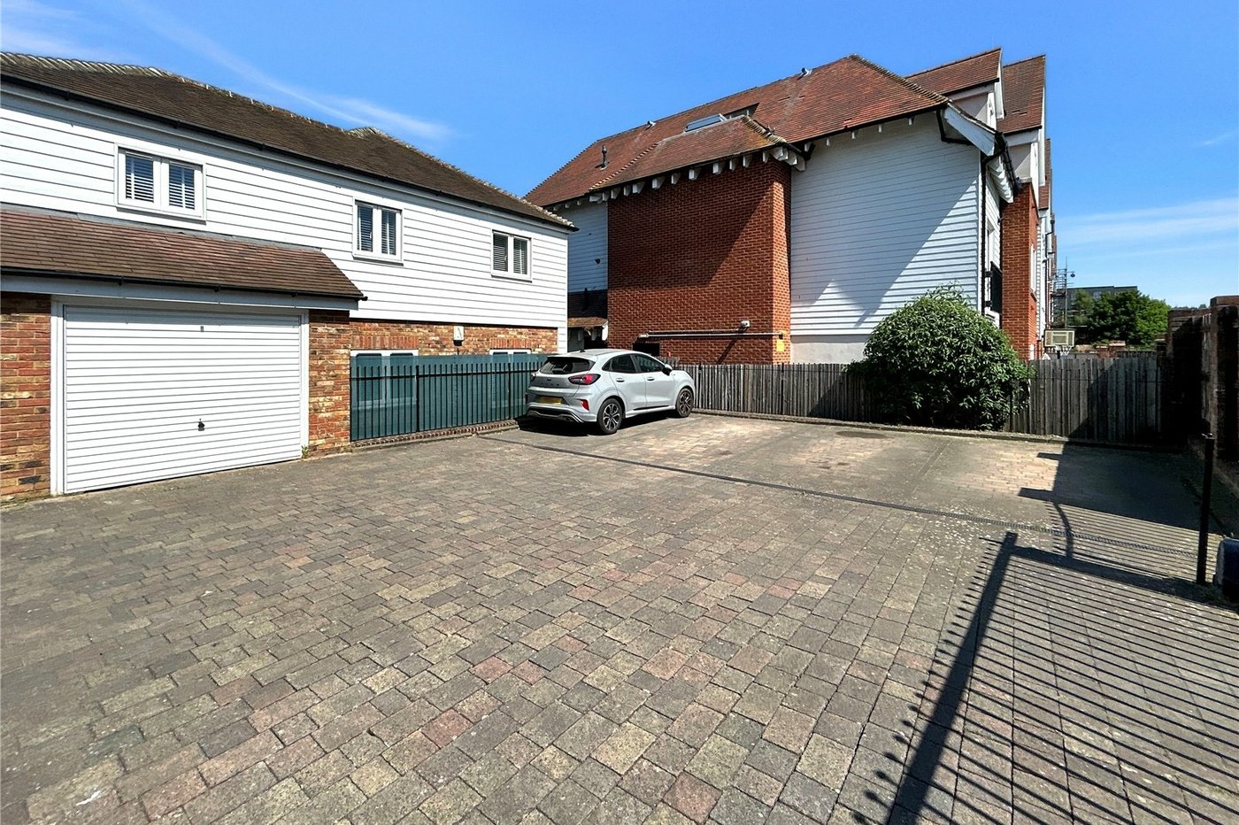 2 bedroom property for sale in Sidcup | Robinson Jackson
