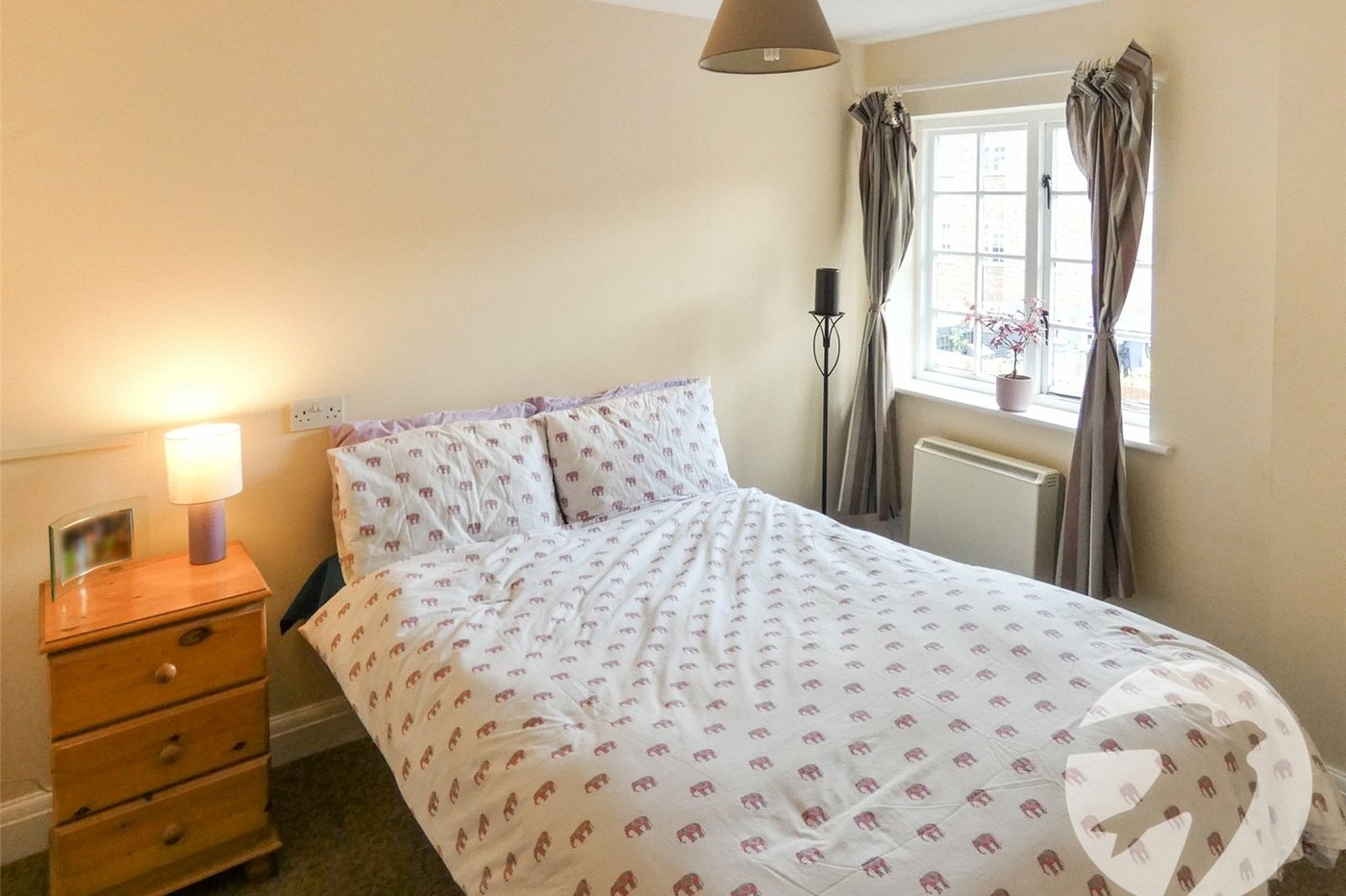 2 bedroom property for sale in London | Robinson Jackson