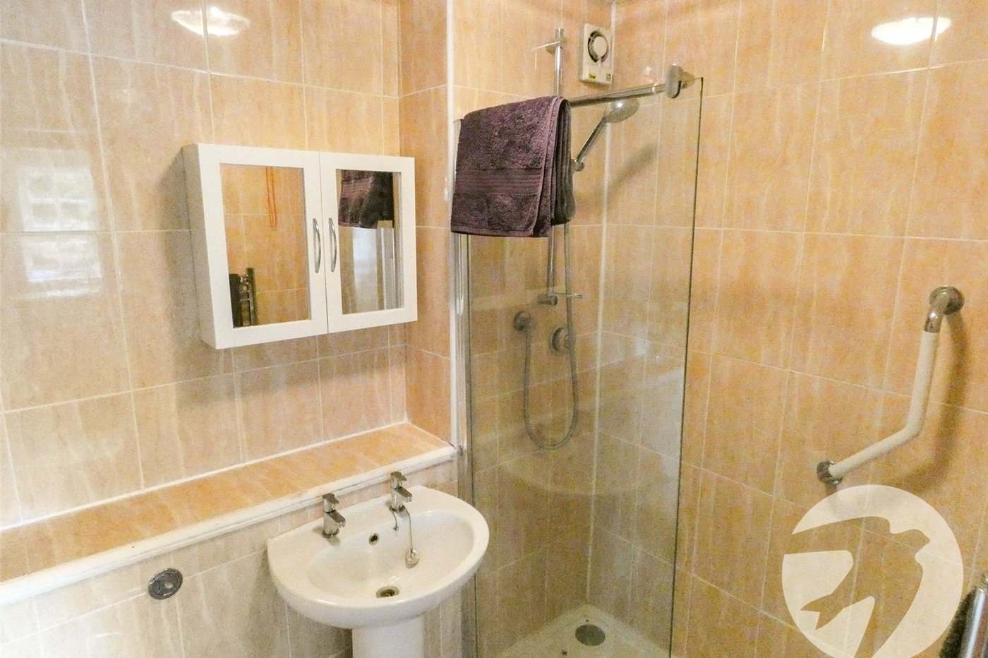 2 bedroom property for sale in London | Robinson Jackson