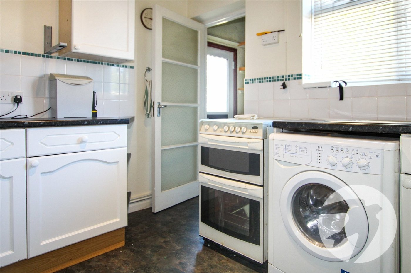 2 bedroom property for sale in London | Robinson Jackson