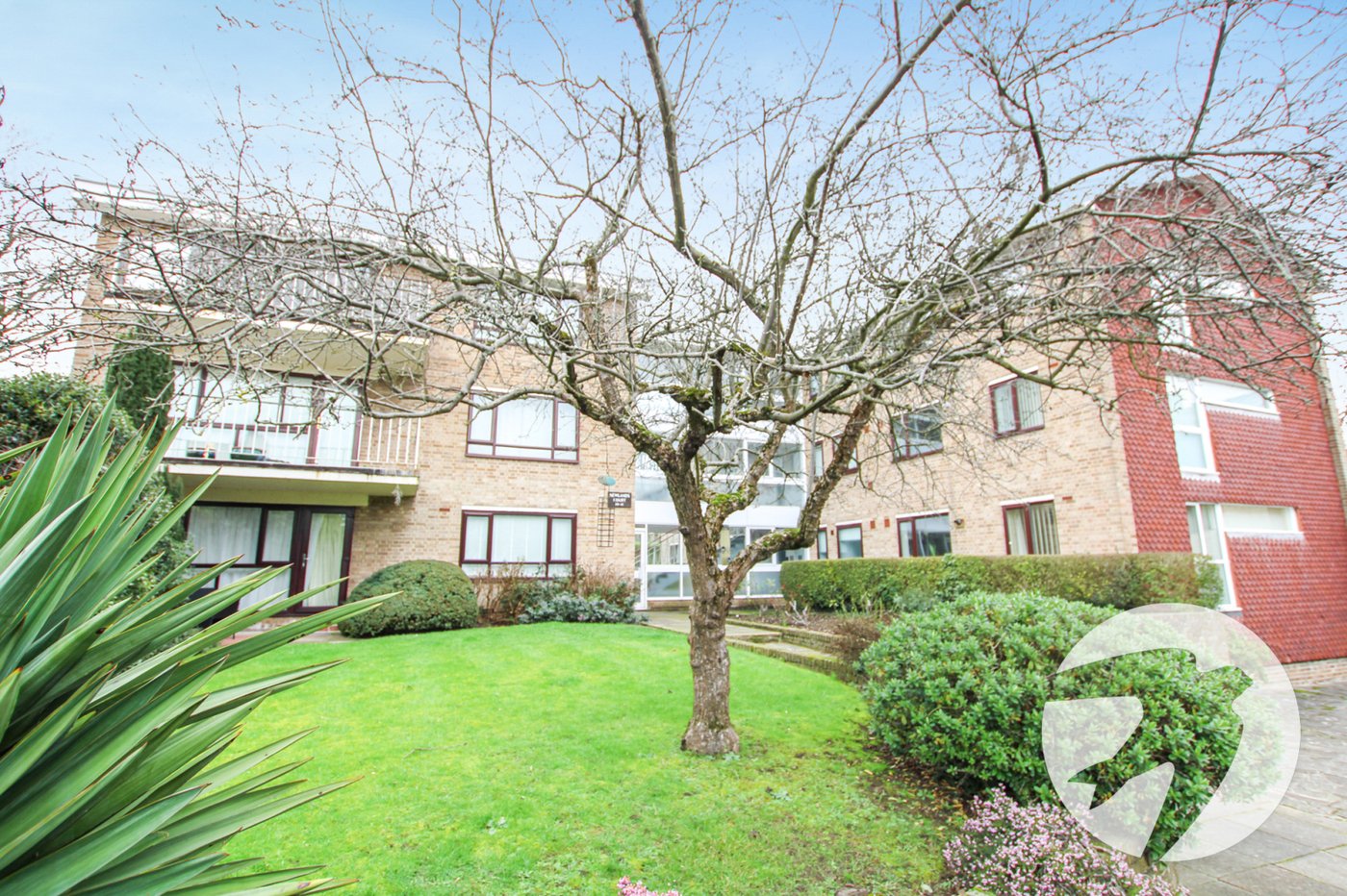 2 bedroom property for sale in London | Robinson Jackson