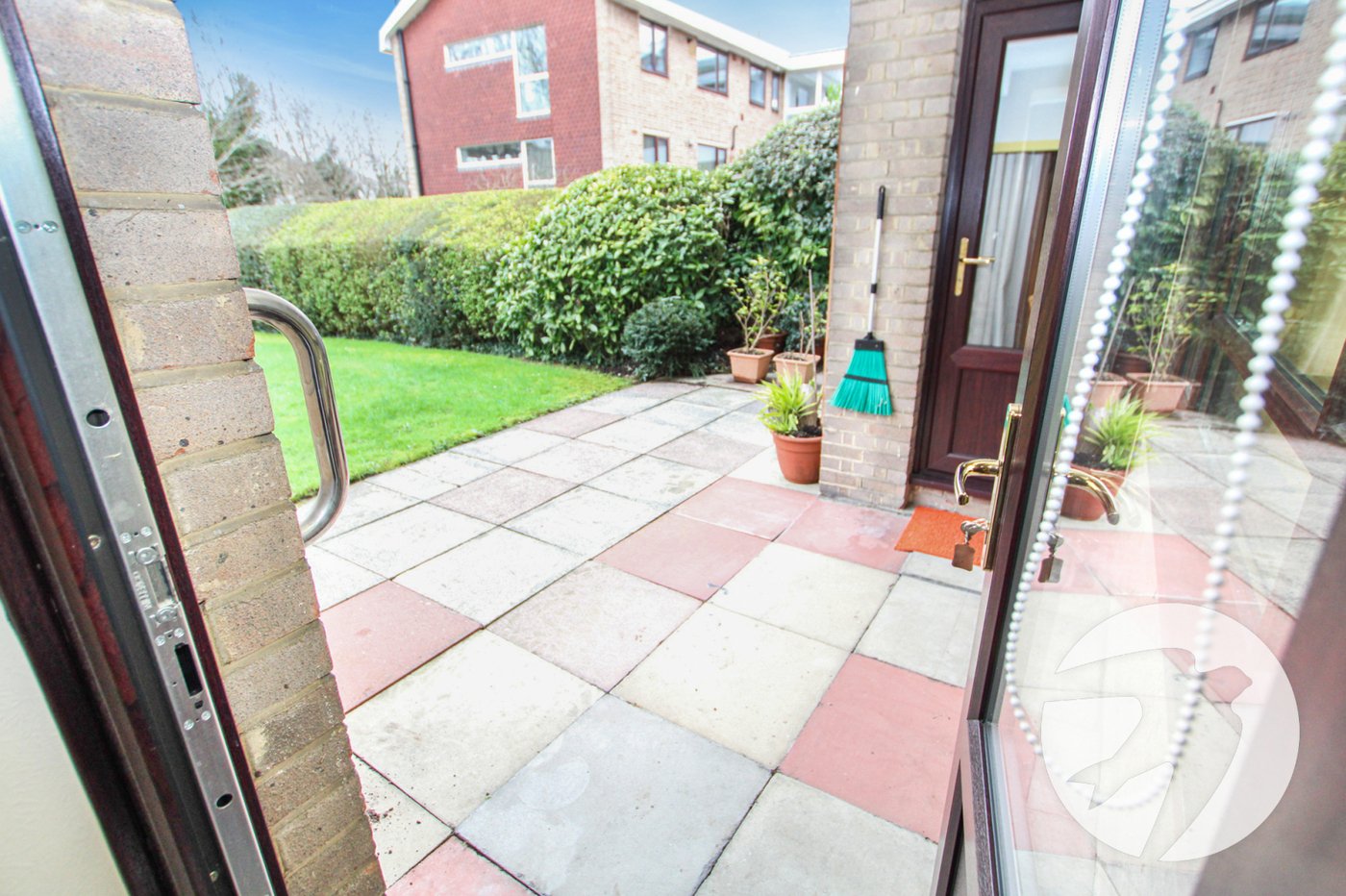 2 bedroom property for sale in London | Robinson Jackson