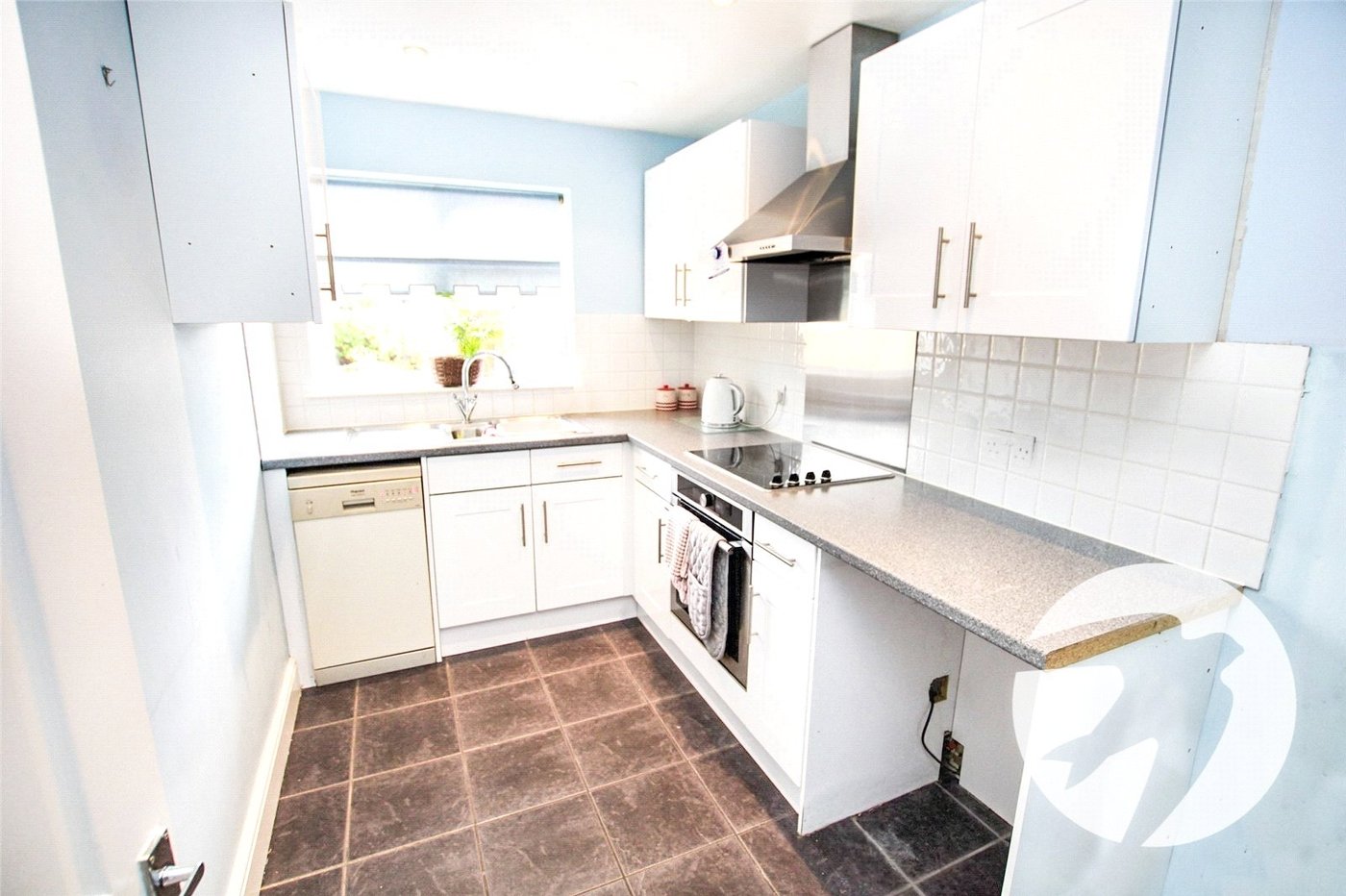 2 bedroom property for sale in London | Robinson Jackson