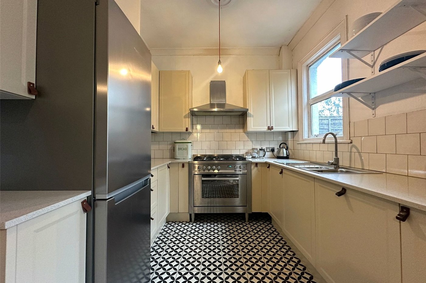 3 bedroom house for sale in London | Robinson Jackson