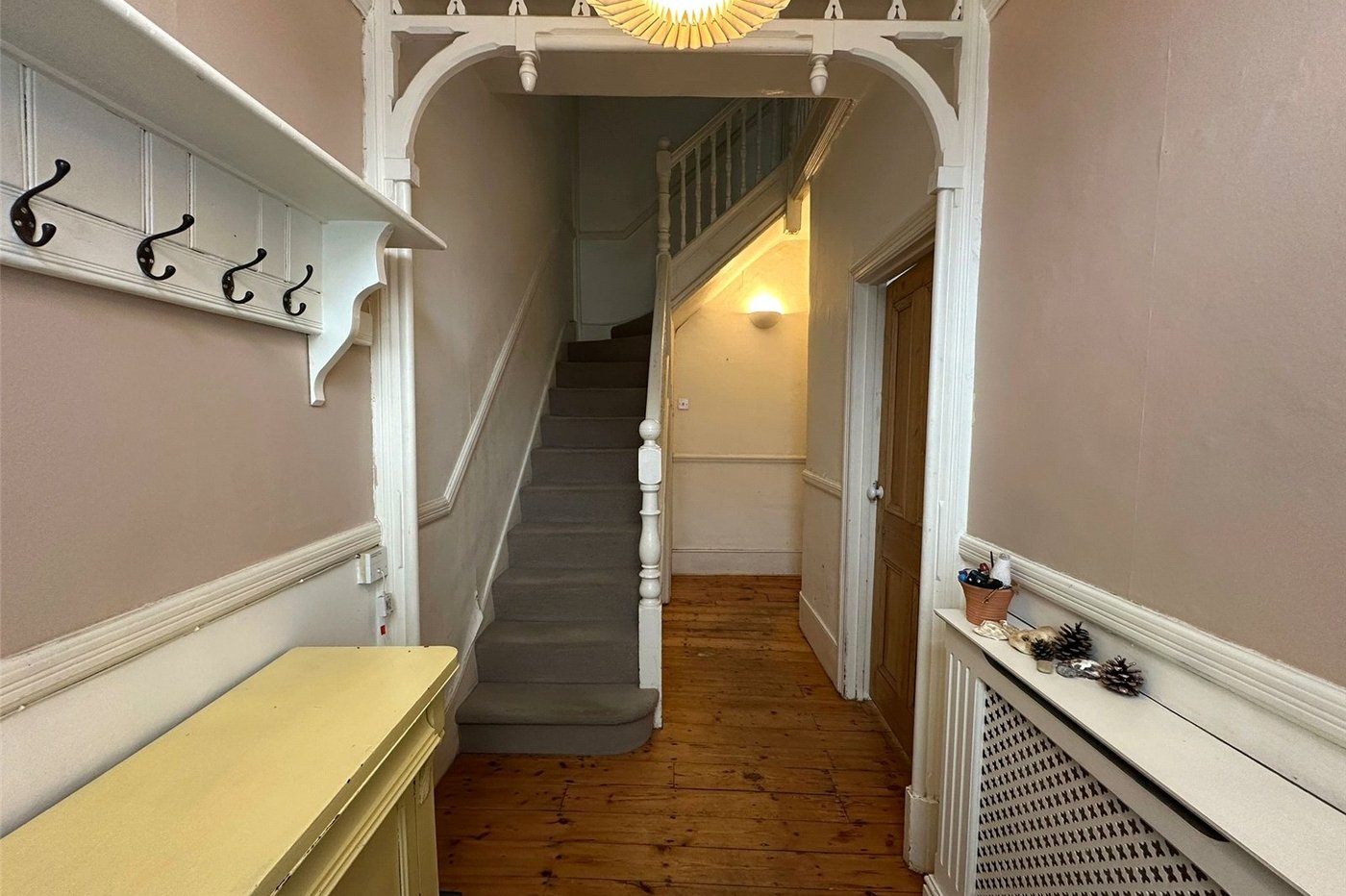 3 bedroom house for sale in London | Robinson Jackson