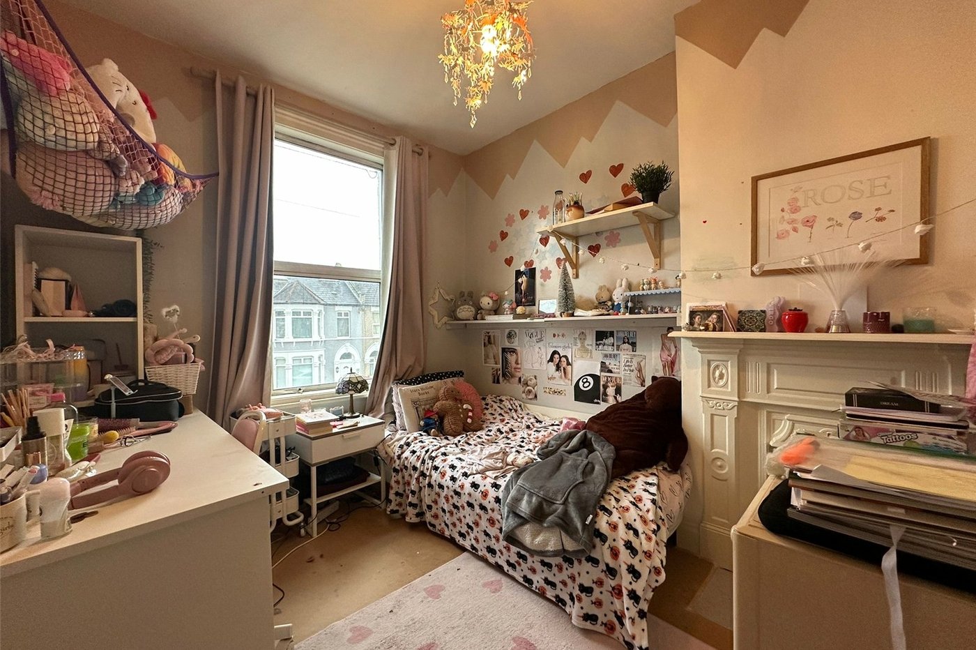 3 bedroom house for sale in London | Robinson Jackson