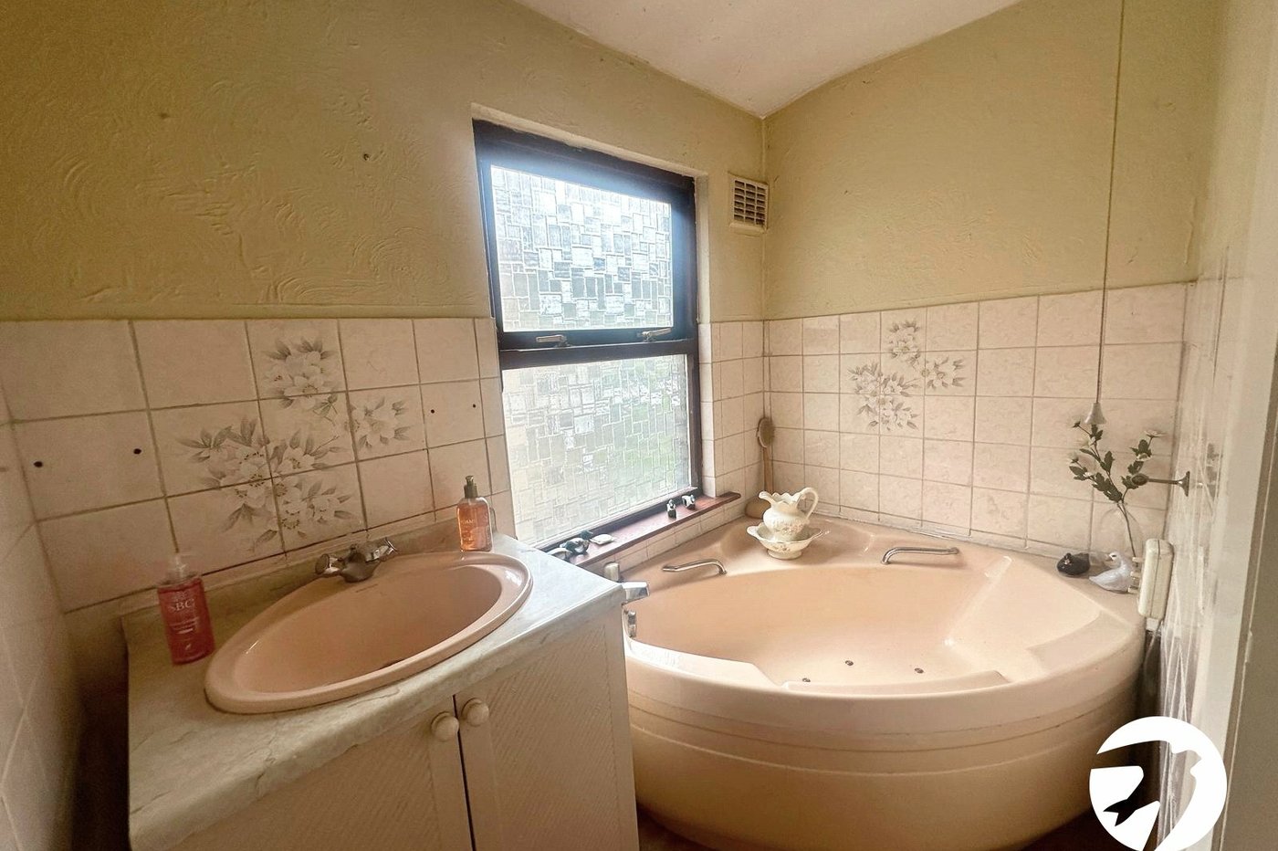 3 bedroom house for sale in London | Robinson Jackson