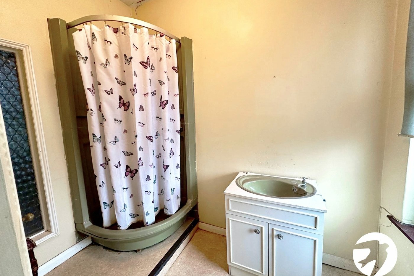 3 bedroom house for sale in London | Robinson Jackson