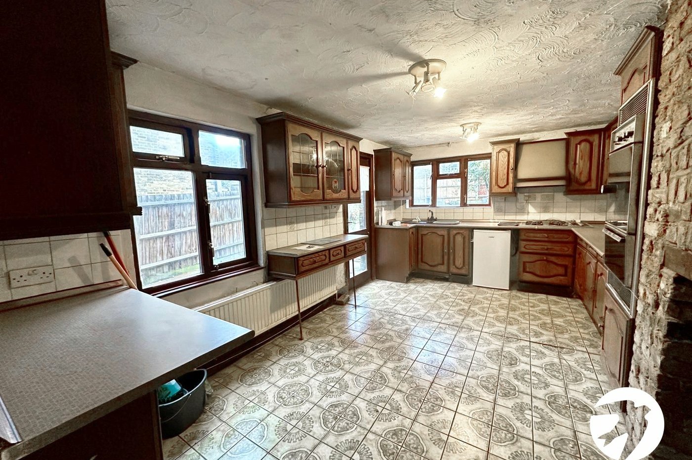 3 bedroom house for sale in London | Robinson Jackson