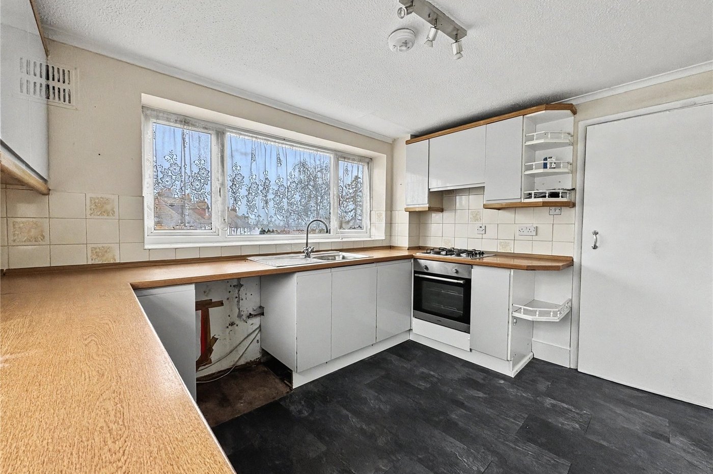 3 bedroom property for sale in Upchurch | Robinson Michael & Jackson