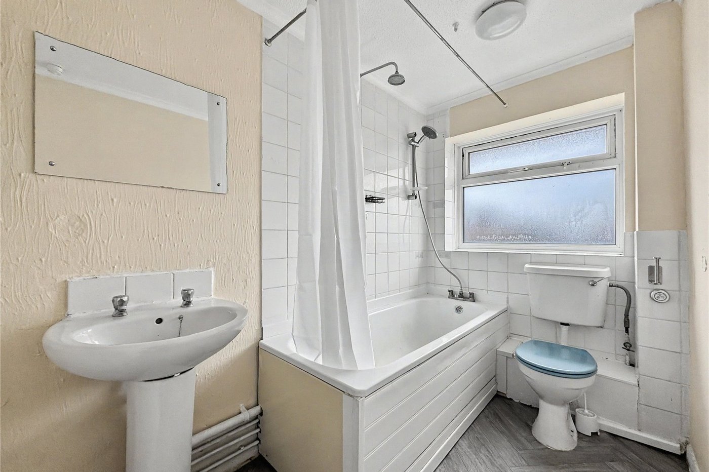 3 bedroom property for sale in Upchurch | Robinson Michael & Jackson