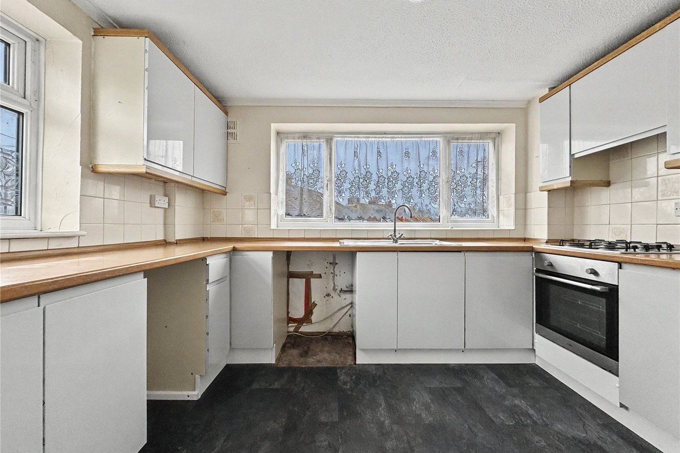 3 bedroom property for sale in Upchurch | Robinson Michael & Jackson