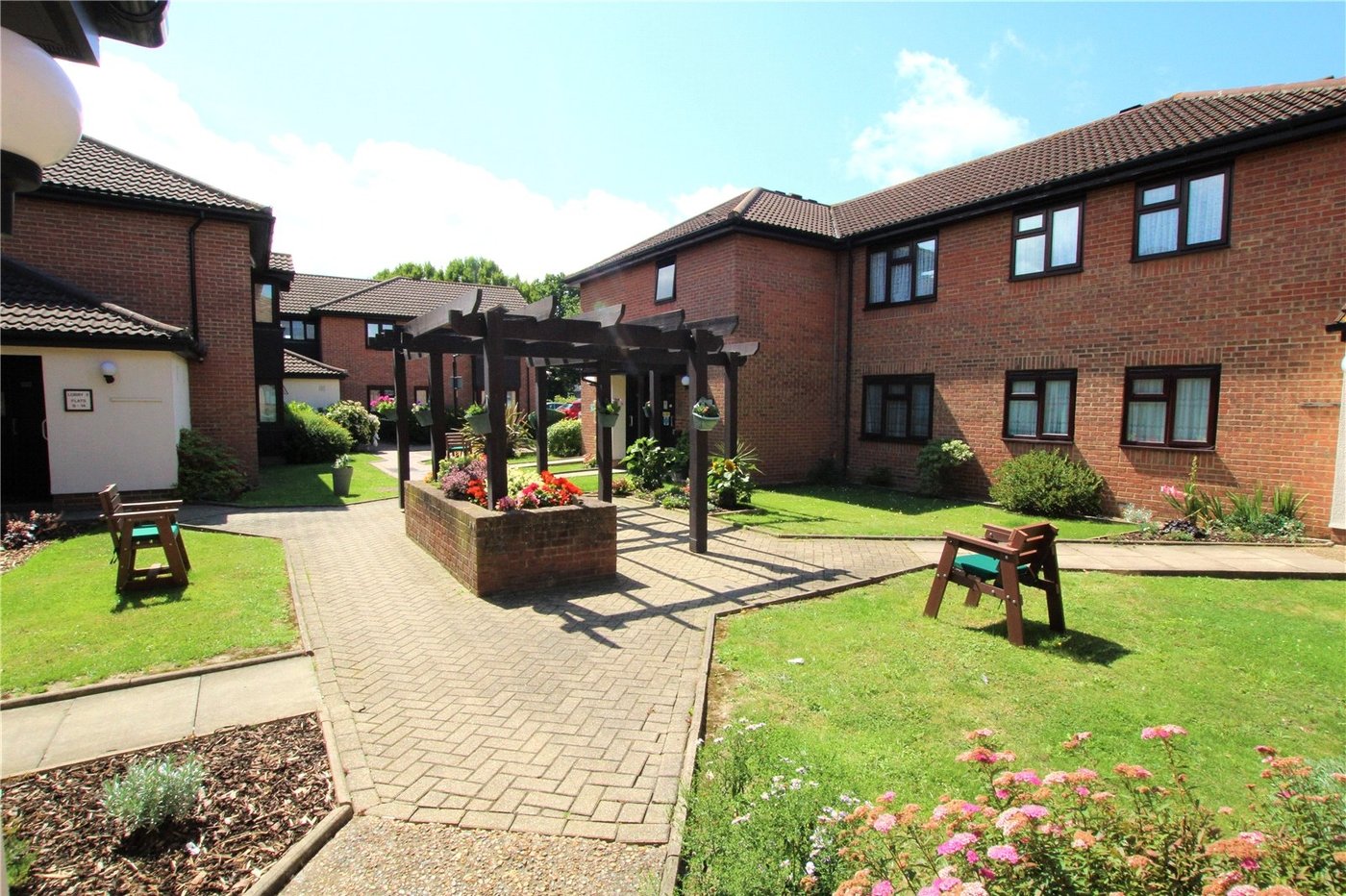 1 bedroom property for sale in Bowes Close | Robinson Jackson