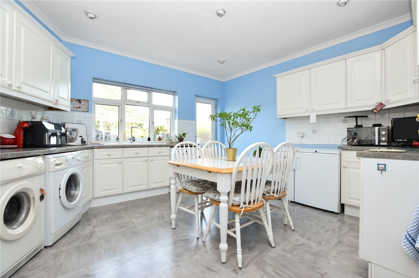 2 bedroom bungalow for sale in Bexleyheath | Robinson Jackson