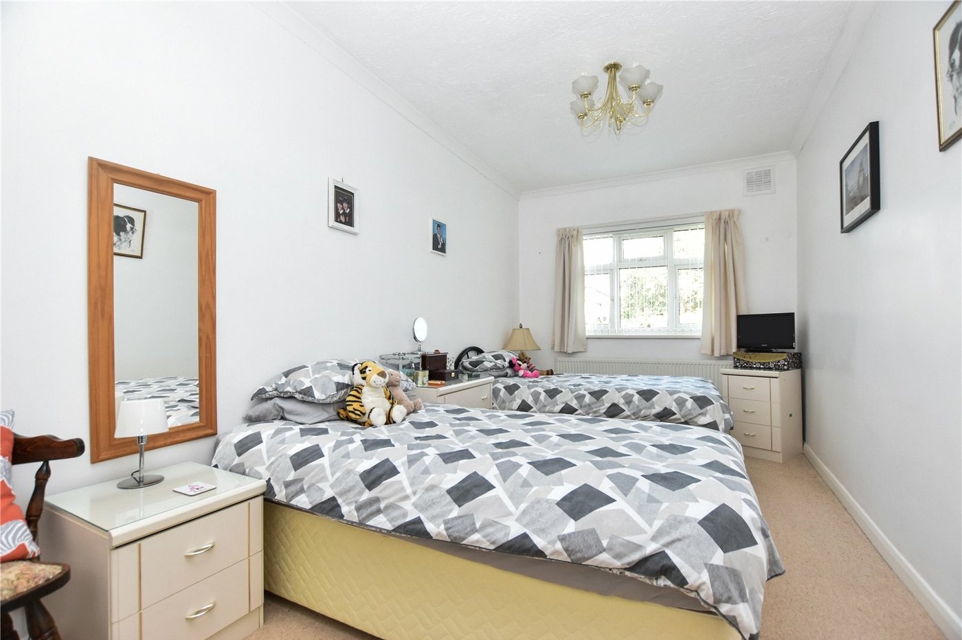 2 bedroom bungalow for sale in Bexleyheath | Robinson Jackson