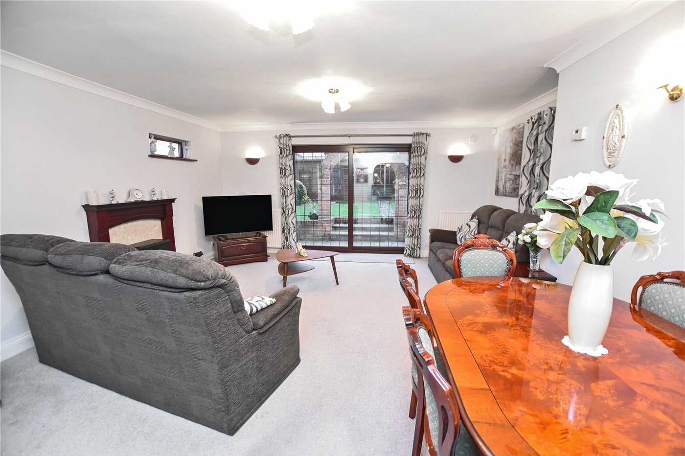 3 bedroom bungalow for sale in Bexleyheath | Robinson Jackson