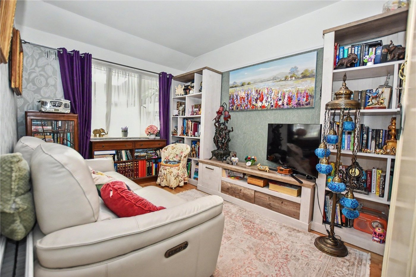 2 bedroom bungalow for sale in Bexleyheath | Robinson Jackson