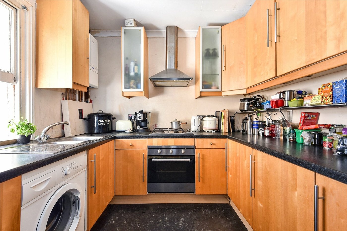 3 bedroom property for sale in London | Robinson Jackson