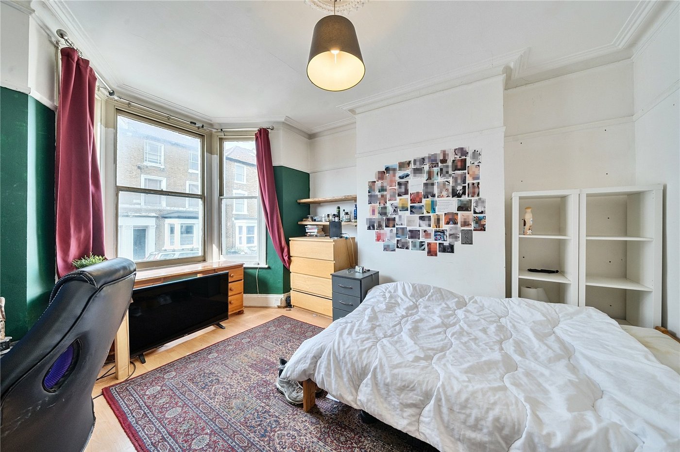 3 bedroom property for sale in London | Robinson Jackson