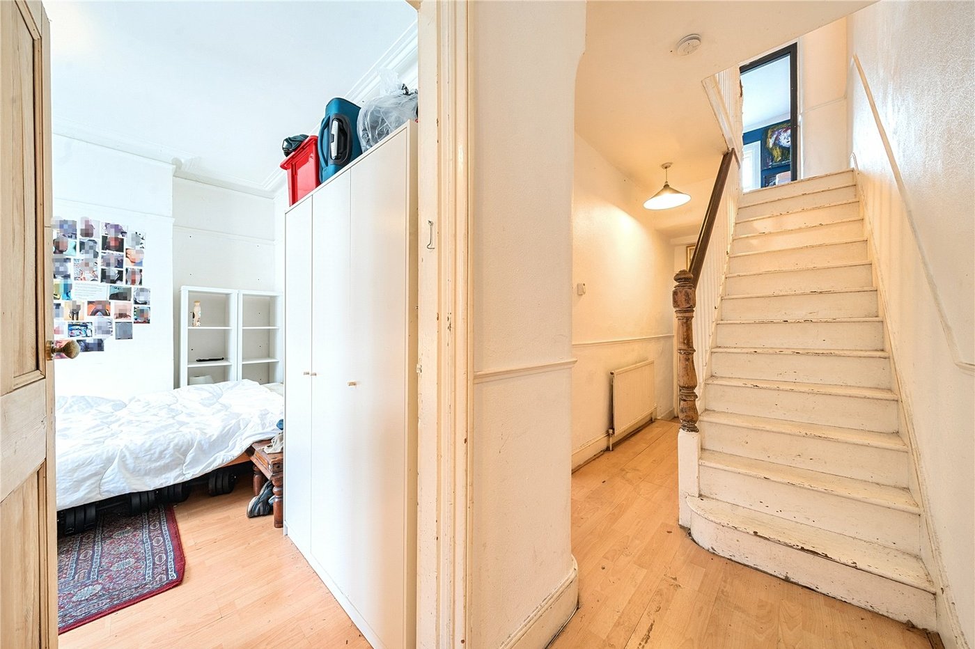 3 bedroom property for sale in London | Robinson Jackson