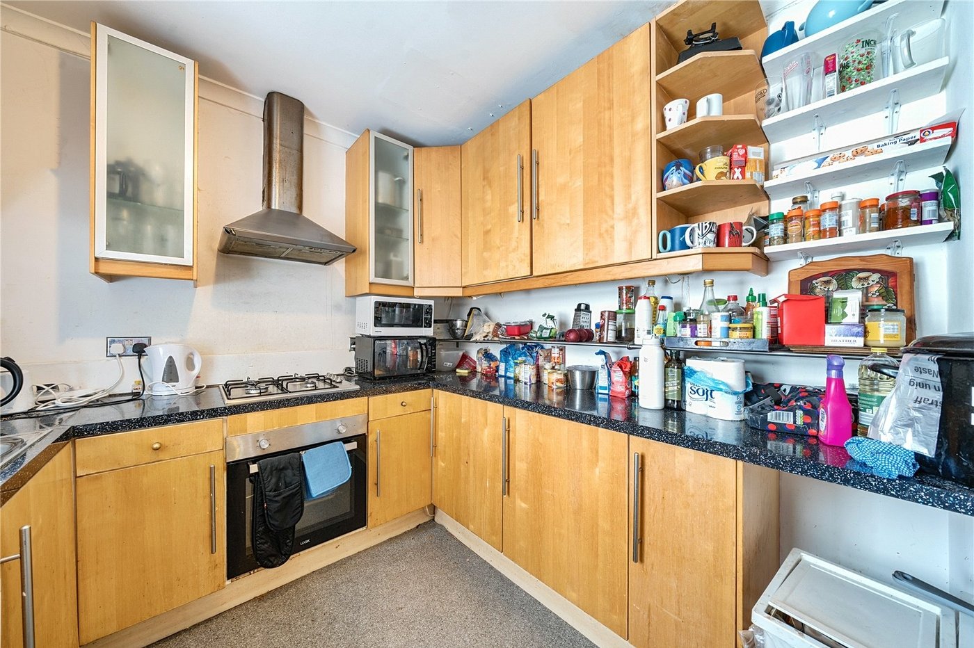 3 bedroom property for sale in London | Robinson Jackson