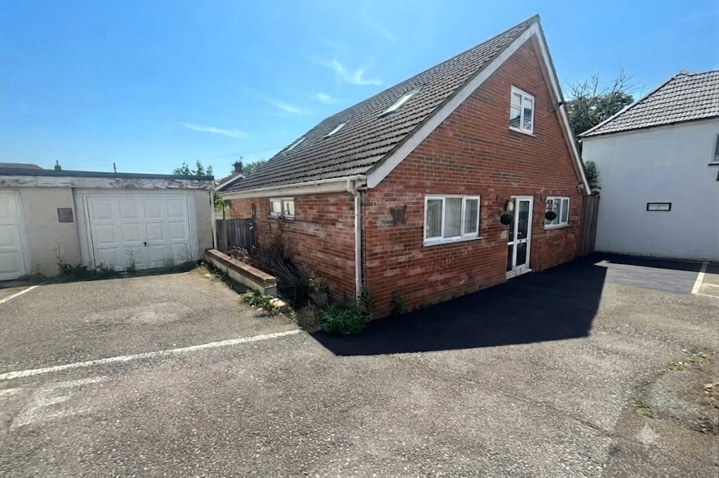 4 bedroom bungalow for sale in Rochester | Robinson Michael & Jackson
