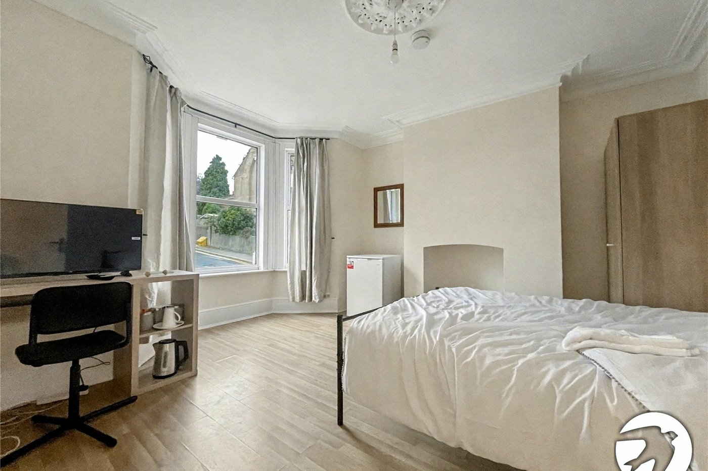 6 bedroom house for sale in Rochester | Robinson Michael & Jackson